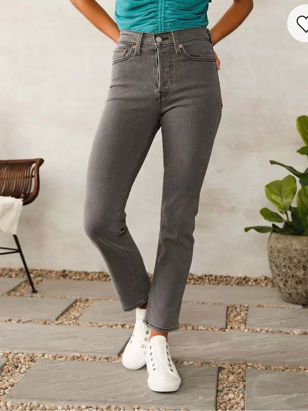 Levi's High-Rise Wedgie Straight Jeans in Charcoal